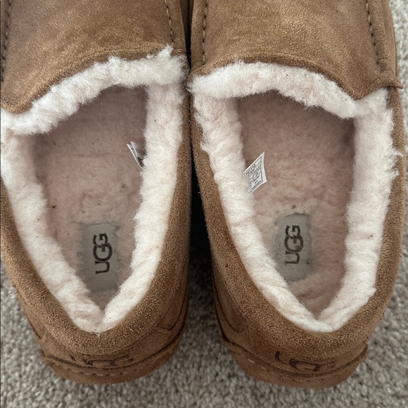 UGG Men’s Ascot Slipper in Chestnut Tan Size 10 Excellent Used Condition - Picture 7 of 8